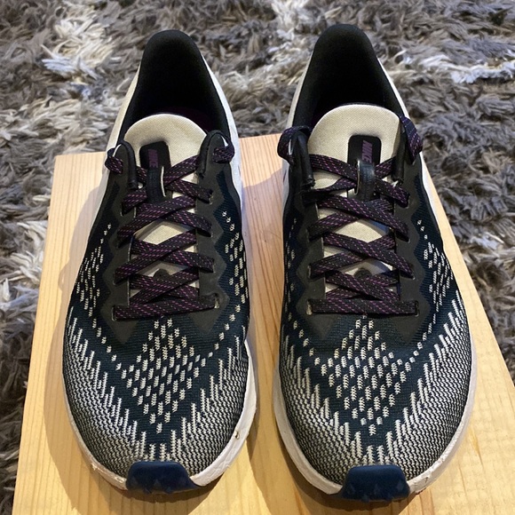 Lightly used Nike Zoom Winflo running shoes. Mookie highly recommends them. - Picture 3 of 7